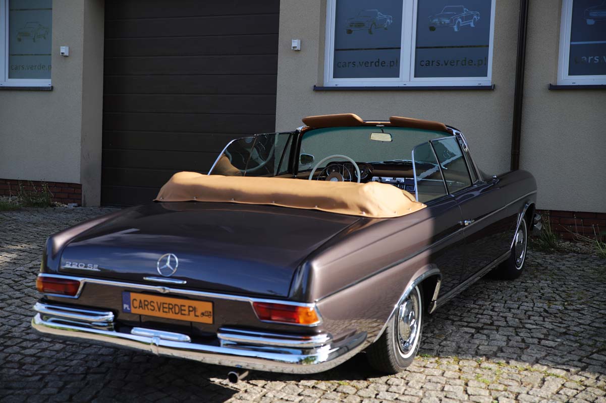 MERCEDES-BENZ W111